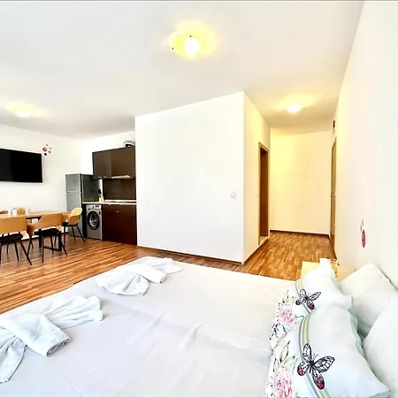 Sunny View - Menada ساني بيتش