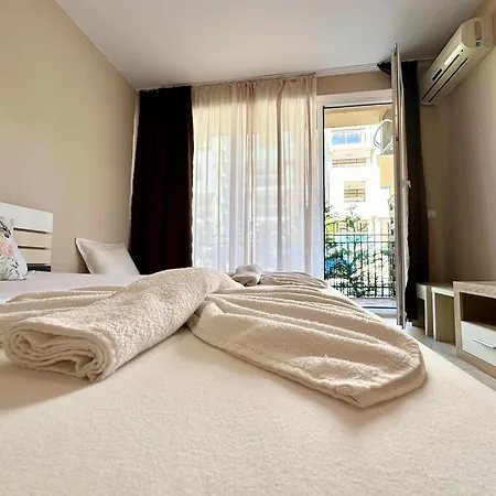 Sunny View - Menada شقة